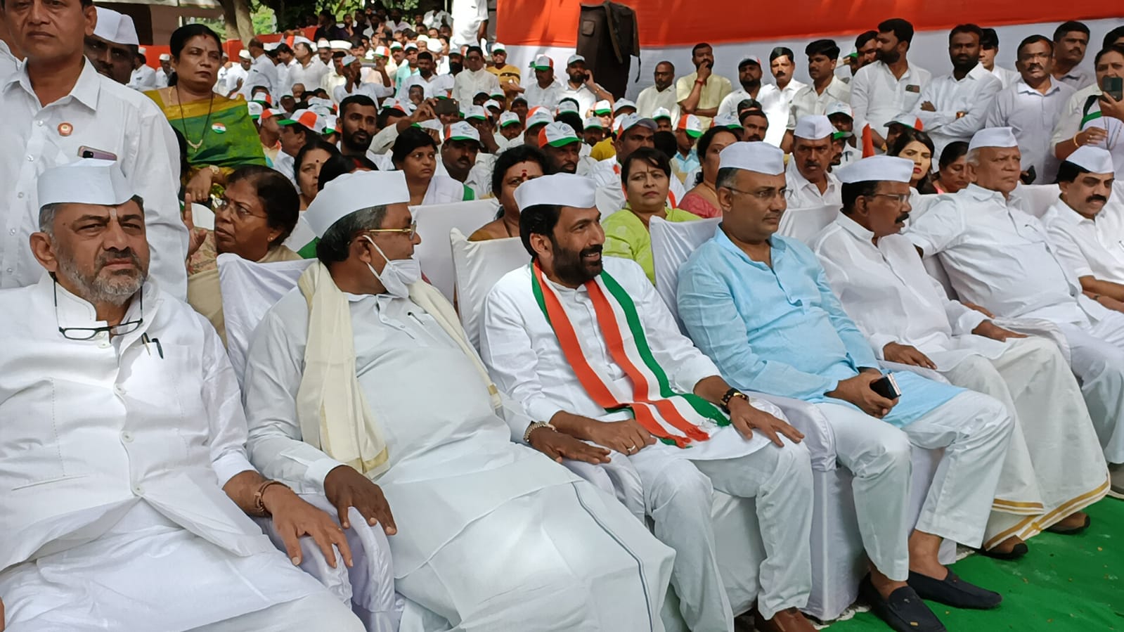 DK Shivakumar hoists flag in Congress Bhavan