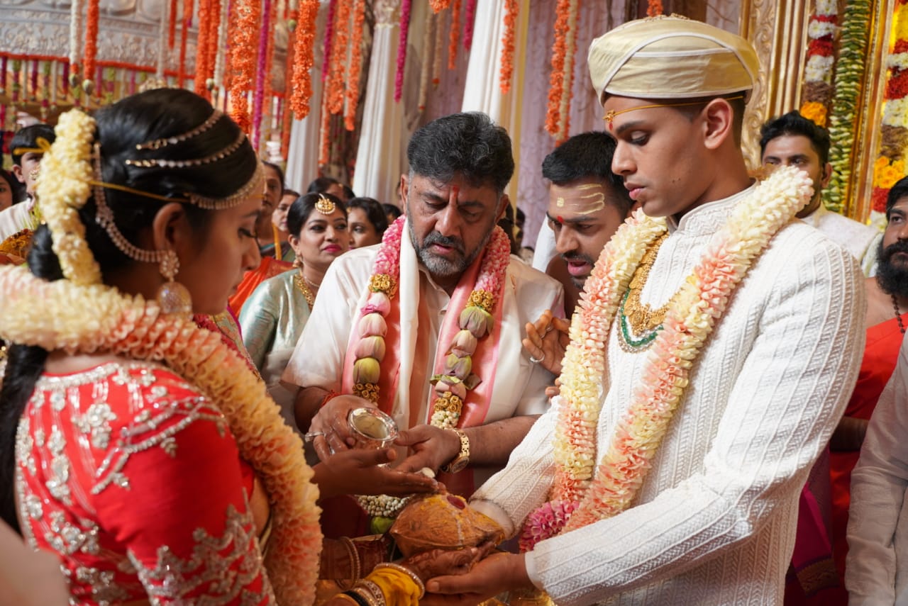 DK Shivakumar daughter Aishwarya and Amartya get married