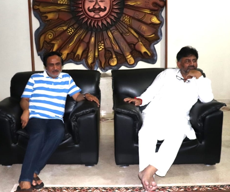 dk shivakumar meets bl shankar