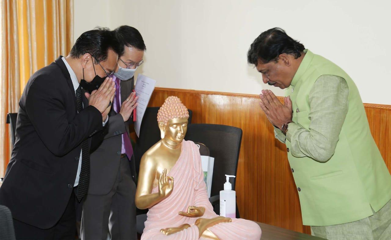 minister murugesh nirani meets Thailand Ambassador