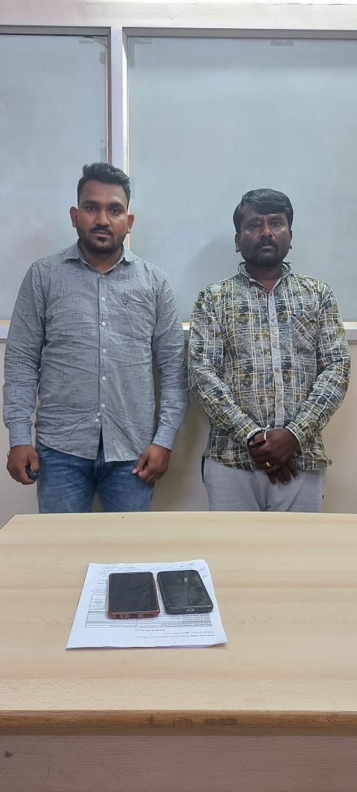 Two people arrested, Two people arrested for corona negative report scam, Bangalore corona negative report scam, Bangalore corona negative report scam news, ಇಬ್ಬರು ಬಂಧನ, ಕೊರೊನಾ ನೆಗೆಟಿವ್​ ವರದಿ ನೀಡುತ್ತಿದ್ದ ಇಬ್ಬರನ್ನು ಬಂಧಿಸಿದ ಪೊಲೀಸರು, ಕೊರೊನಾ ನೆಗಟಿವ್​ ವರದಿ ಪ್ರಕರಣ, ಬೆಂಗಳೂರು ಕೊರೊನಾ ನೆಗಟಿವ್​ ವರದಿ ಪ್ರಕರಣ, ಬೆಂಗಳೂರು ಕೊರೊನಾ ನೆಗಟಿವ್​ ವರದಿ ಪ್ರಕರಣ ಸುದ್ದಿ,