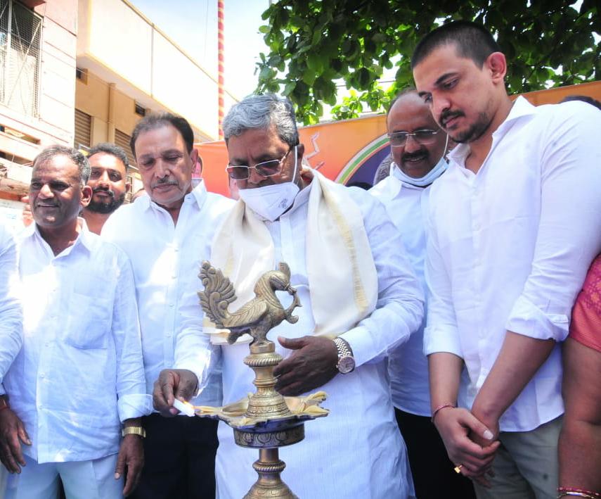 ಶ್ರೀ ಕನಕದಾಸರ ಜಯಂತಿಯಲ್ಲಿ ಭಾಗಿಯಾದ ಸಿದ್ದರಾಮಯ್ಯ