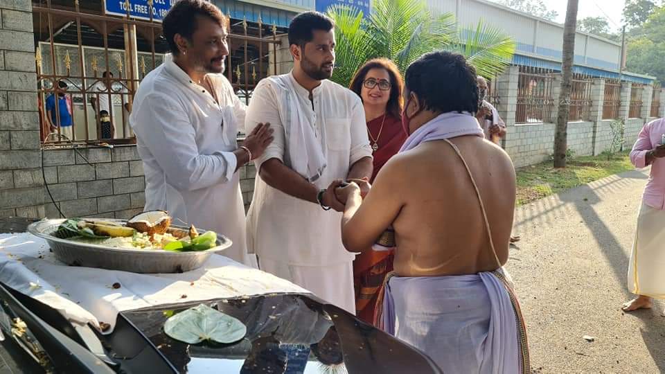 Actor darshan and sumalatha visits Tirupati Temple