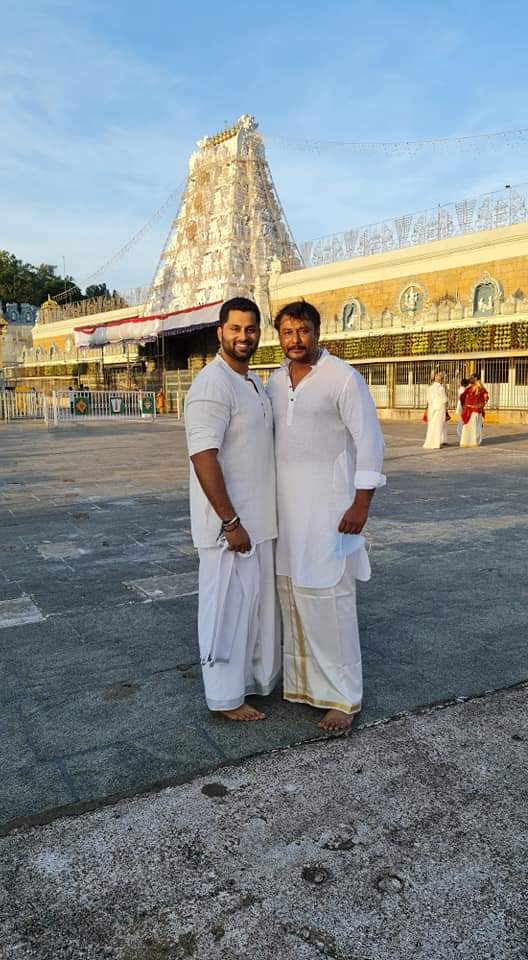 Actor darshan and sumalatha visits Tirupati Temple