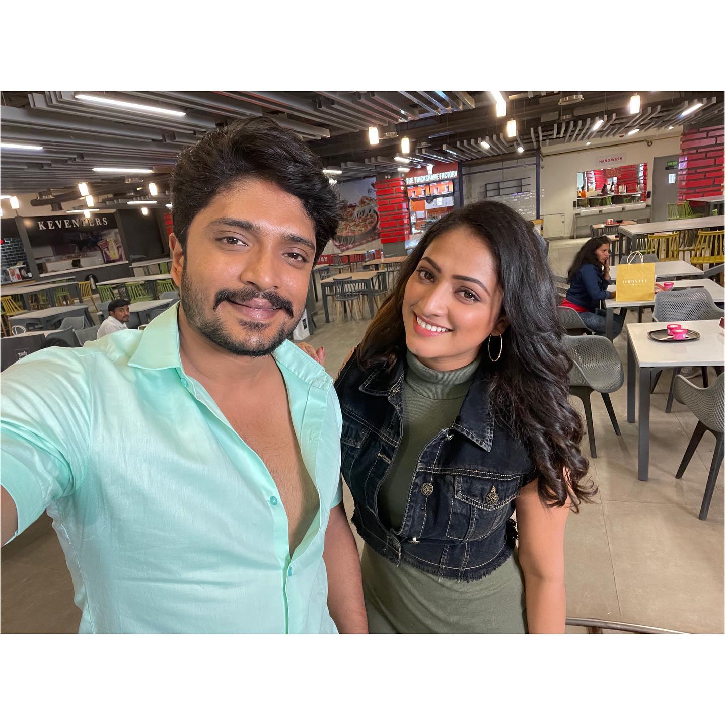 actress Haripriya life  actress Haripriya marriage news  actress Haripriya and Vasishta Simha marriage  Ugram movie fame Haripriya  ಉಗ್ರಂ ಸಿನಿಮಾದ ಬೆಡಗಿಗೆ ಕೂಡಿ‌ ಬಂತು ಕಂಕಣ‌ ಭಾಗ್ಯ  ಉಗ್ರಂ ಸಿನಿಮಾದ ಬೆಡಗಿ ಹರಿಪ್ರಿಯಾ  ಸ್ಕ್ರೀನ್ ಮೇಲೆ ವಿಜೃಂಭಿಸುತ್ತಿರುವ ನಟಿ ಹರಿಪ್ರಿಯಾ  ವಿಭಿನ್ನ ಚಿತ್ರಗಳ ಮೂಲಕ ಕನ್ನಡ ಸಿನಿಮಾರಂಗದಲ್ಲಿ ಸ್ಟಾರ್  ಸ್ಟಾರ್ ನಟಿಯಾಗಿ ಹೊರಹೊಮ್ಮಿರುವ ಹರಿಪ್ರಿಯಾ  ಡಾಲರ್ಸ್ ಕಾಲೋನಿಯ ನಿವಾಸದಿಂದ ಬ್ರೇಕಿಂಗ್ ನ್ಯೂಸ್  ಹರಿಪ್ರಿಯಾ ಮದುವೆ ವಿಚಾರ