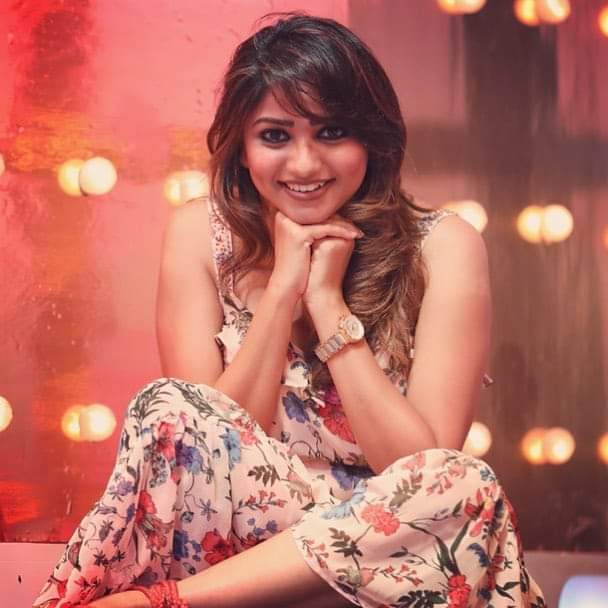 Rachita ram searching for her fan