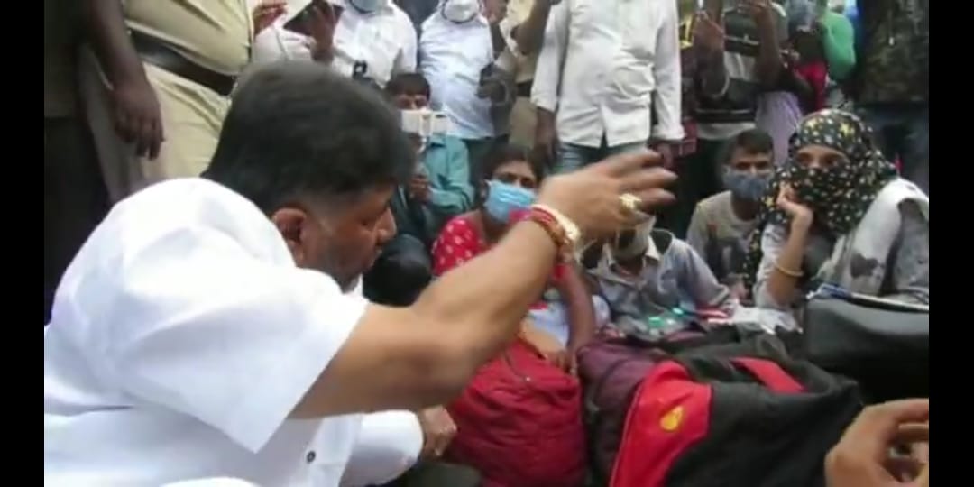 KPCC president DK Shivakumar listened workers problem in KSRTC bus stop