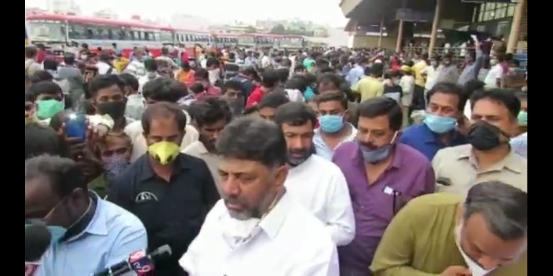 KPCC president DK Shivakumar listened workers problem in KSRTC bus stop