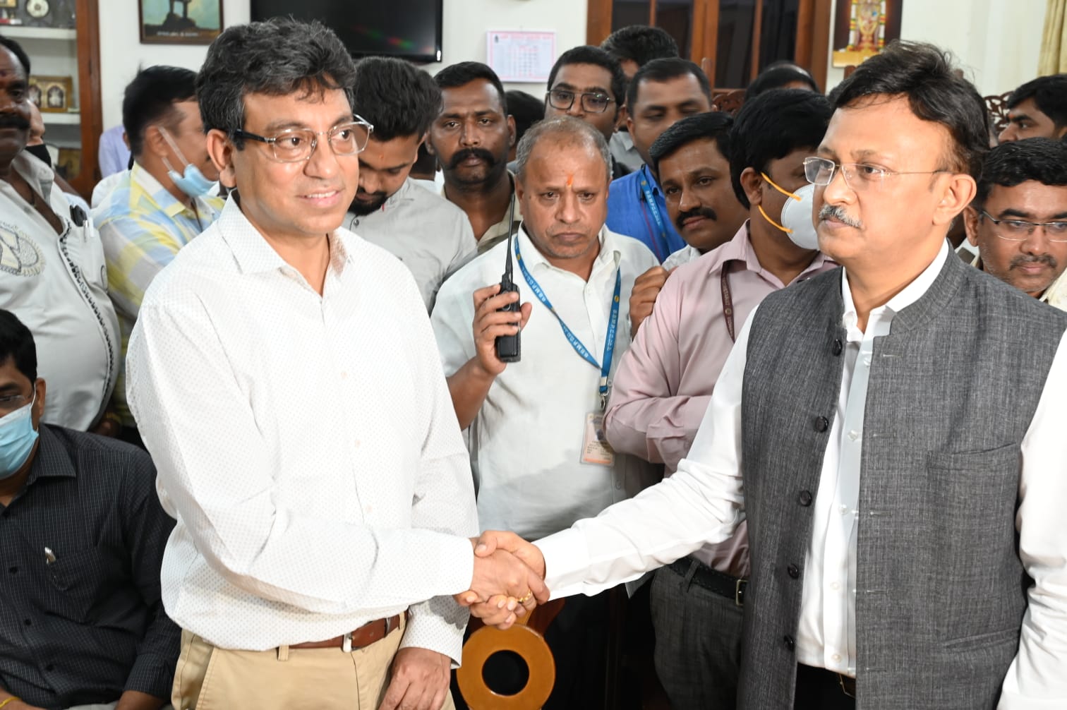 BBMP New chief Tushar girinath taking charge