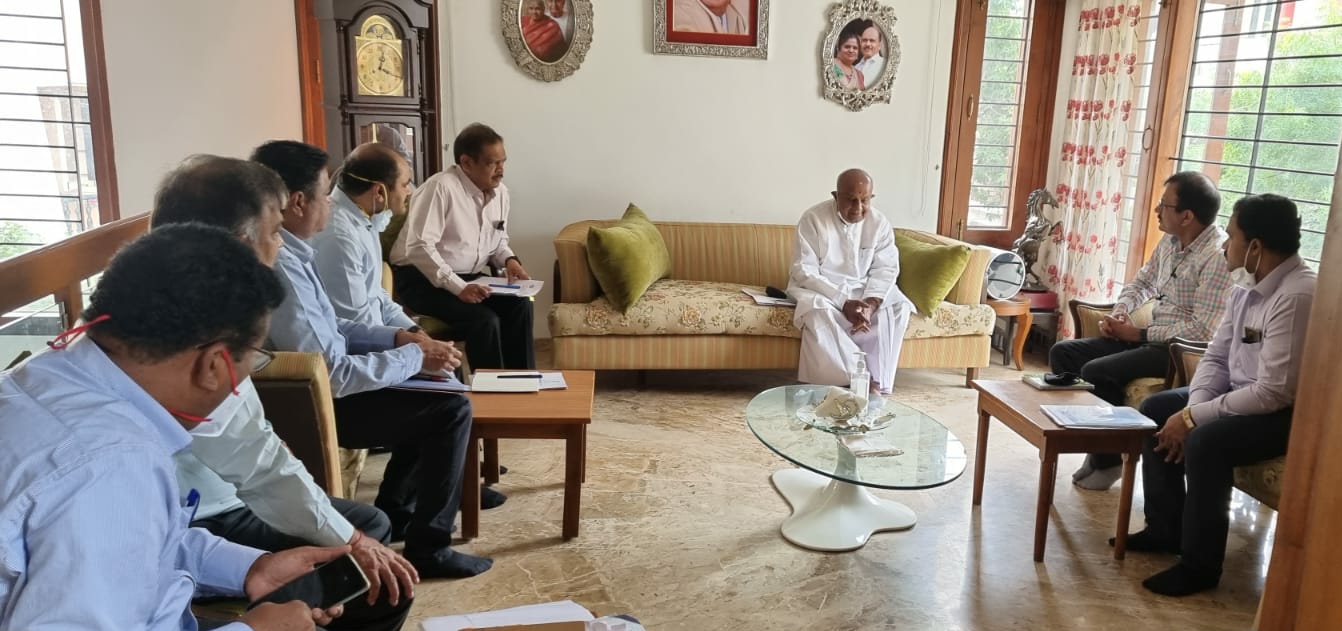 railway officials team visits to hd devegowda house