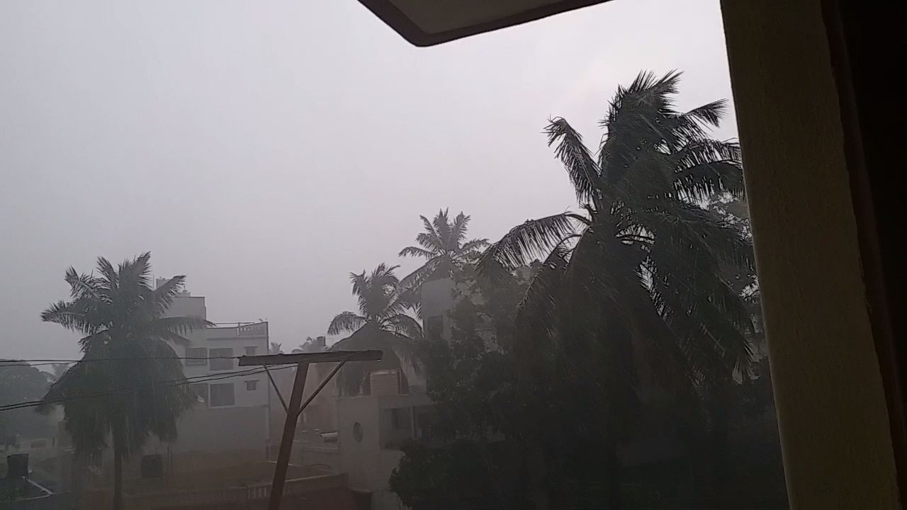 Heavy rain in Bangalore