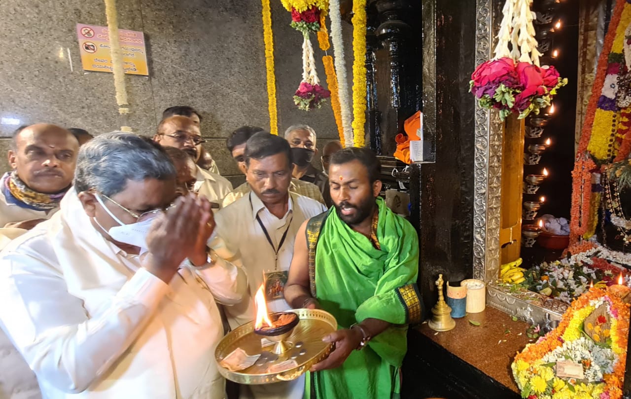 siddaramiah-visits-malemahadeshwara-temple