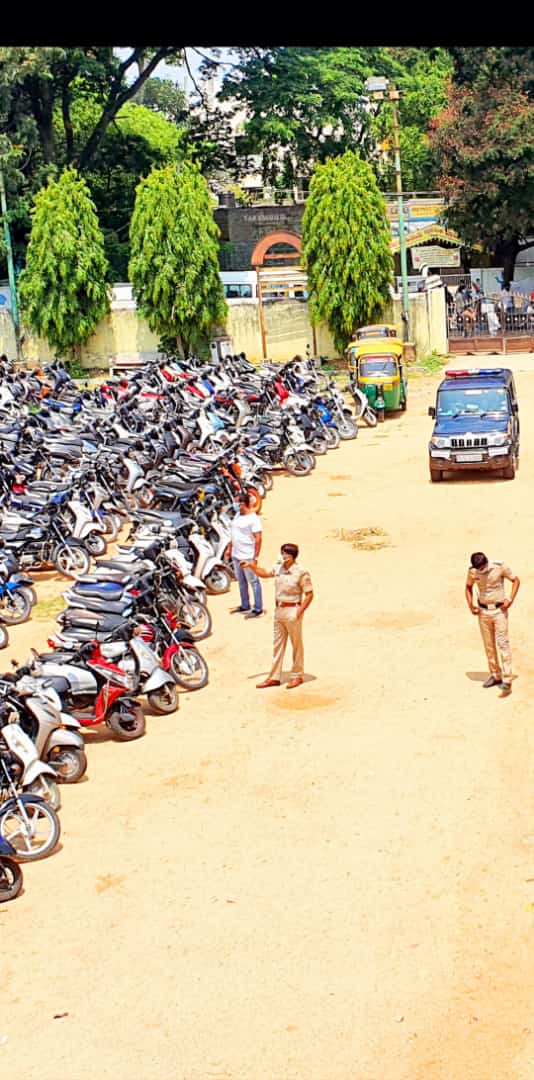 Huge amount collected by traffic police