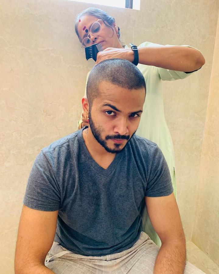 Actor Vijay Suray make a New hair stye by his mom