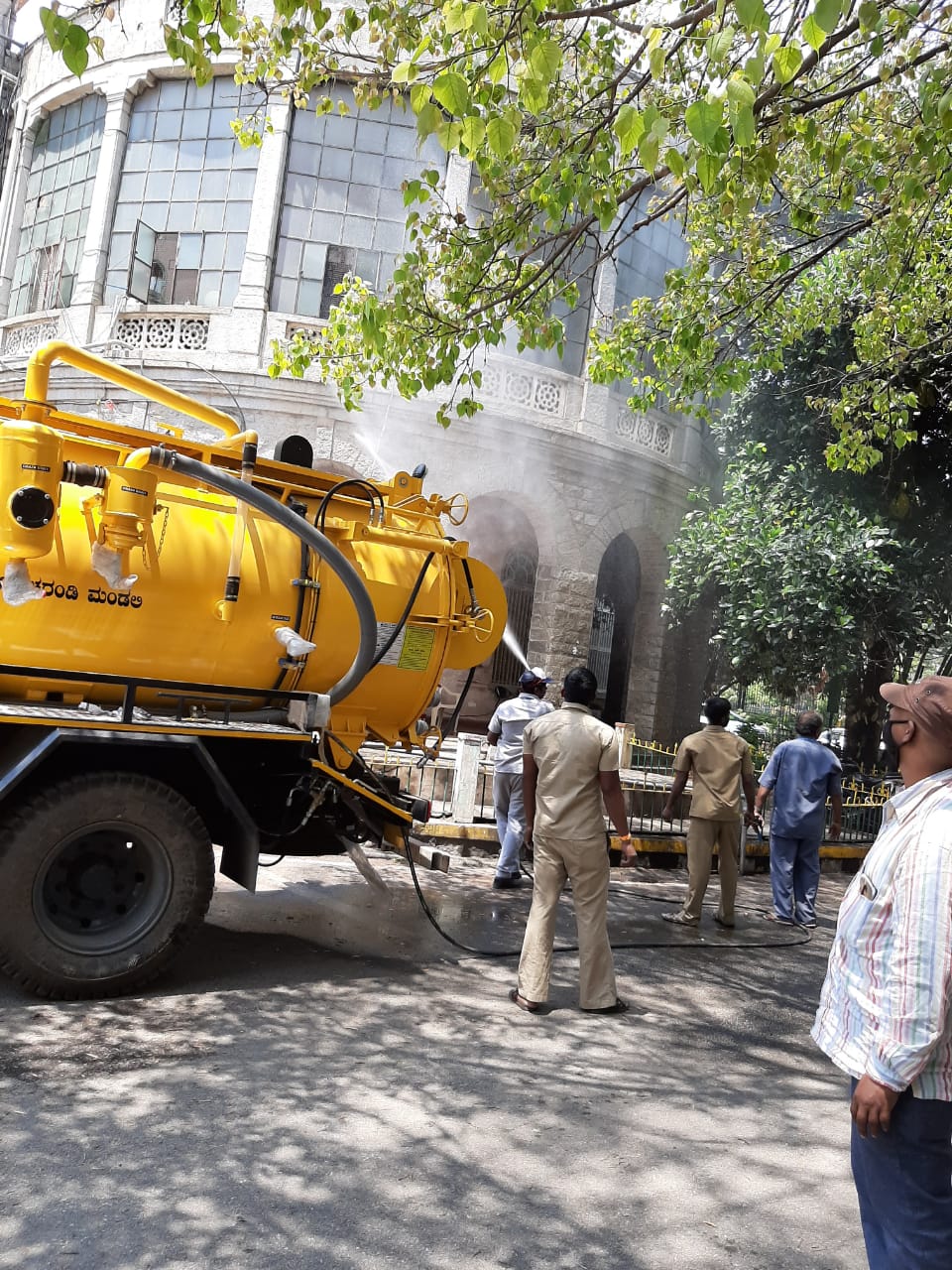 BBMP starts sprinkling medicine in Bangaluru