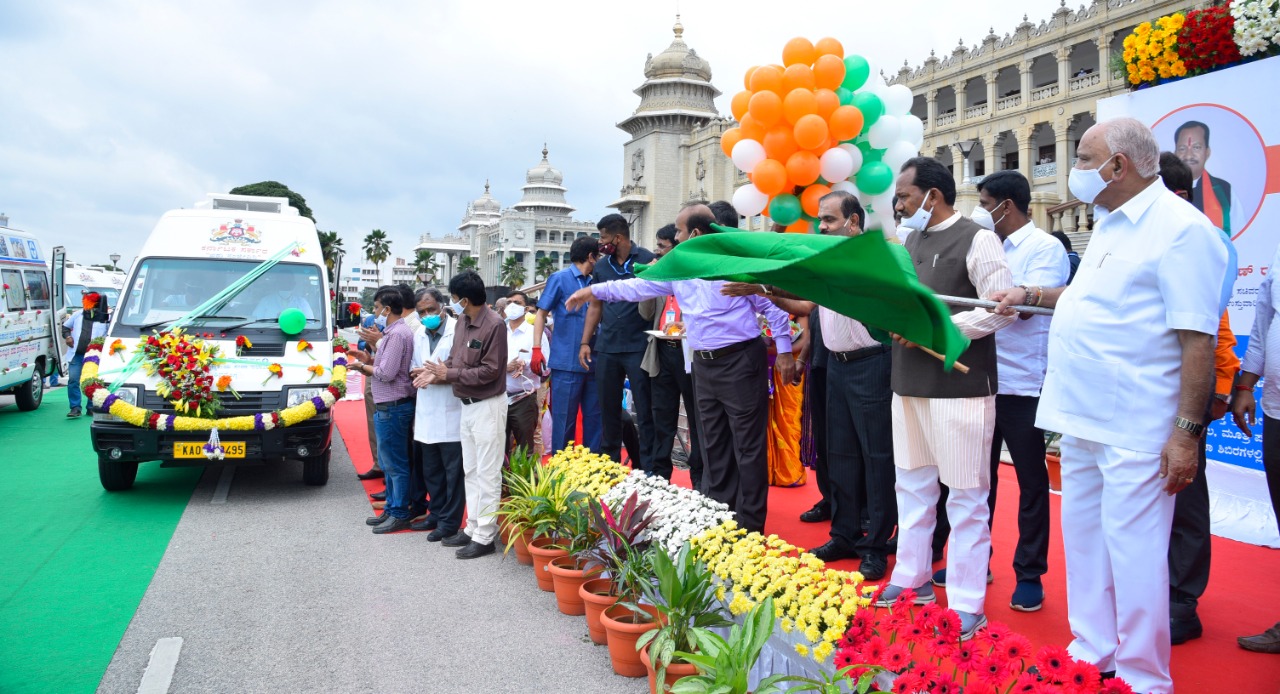 pashusanjeevini-vehicles-launched-by-cm-yadiyurappa