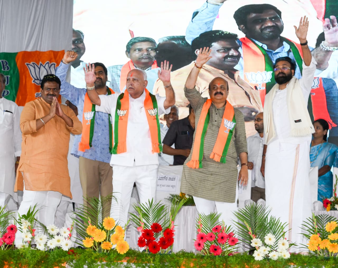 Former CM BSY and CM Bommai in Janasankalpa Yatra