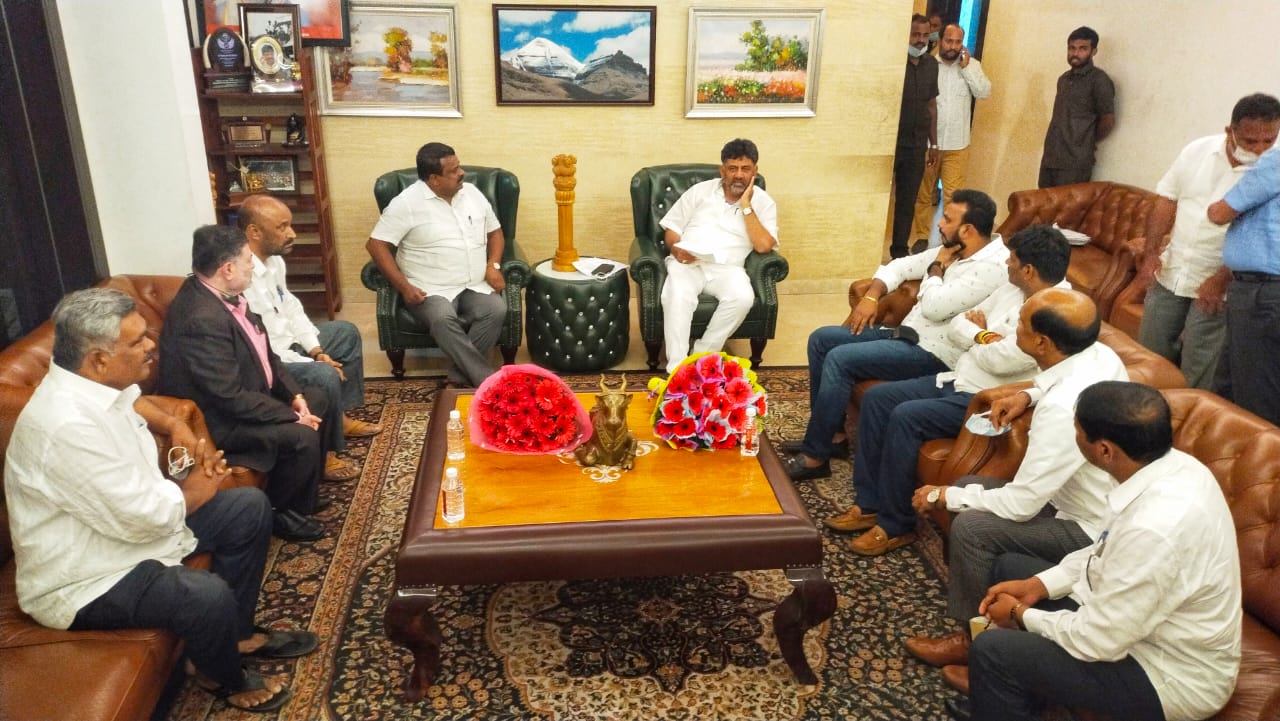 KPCC President DK Shivakumar meeting with congress leaders