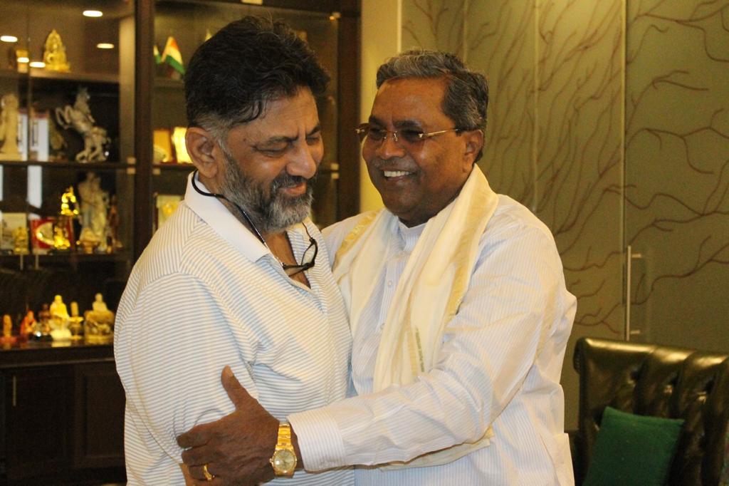 congress leaders compliment on DK Shivakumar beard, compliment on DK Shivakumar beard, Sonia Gandhi compliment on DK Shivakumar beard, Rahul Gandhi compliment on DK Shivakumar beard, DK Shivakumar beard news, DK Shivakumar news, DK Shivakumar latest news,