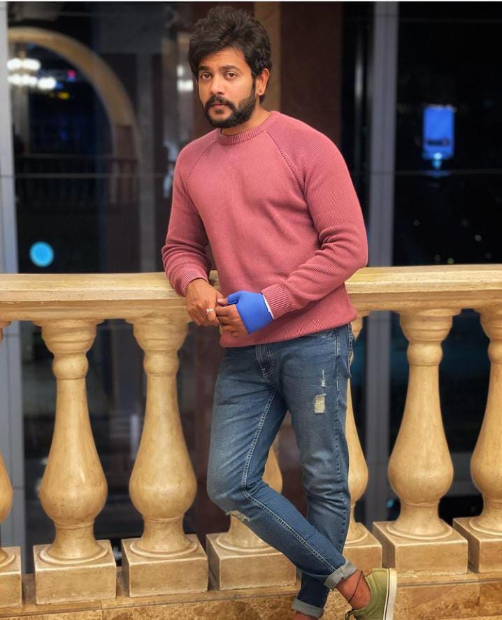 Ginirama Rithvik Mathad involving in writing hobby,  Ginirama Rithvik Mathad involving in writing hobby in Curfew time,  Ginirama Rithvik Mathad,  Ginirama Rithvik Mathad news,  ಬರವಣಿಗೆಯಲ್ಲಿ ತೊಡಗಿಕೊಂಡ ಗಿಣಿರಾಮ ರಿತ್ವಿಕ್ ಮಠದ್,  ಕರ್ಫ್ಯೂ ಹಿನ್ನೆಲೆ ಬರವಣಿಗೆಯಲ್ಲಿ ತೊಡಗಿಕೊಂಡ ಗಿಣಿರಾಮ ರಿತ್ವಿಕ್ ಮಠದ್,  ಗಿಣಿರಾಮ ರಿತ್ವಿಕ್ ಮಠದ್,  ಗಿಣಿರಾಮ ರಿತ್ವಿಕ್ ಮಠದ್ ಸುದ್ದಿ,