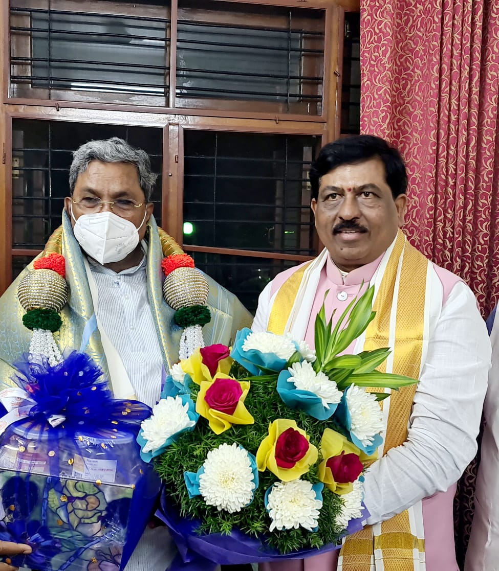 Many leaders visit to Siddaramaiah and DKShivakumar