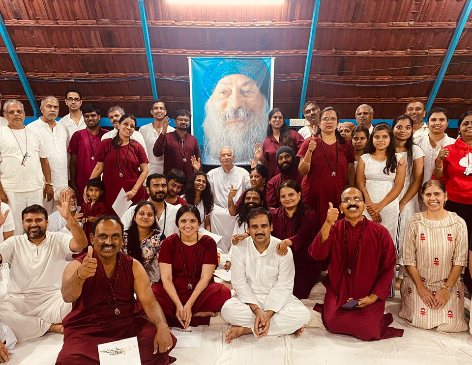 Actress chaithra kotoor joined osho meditation camp