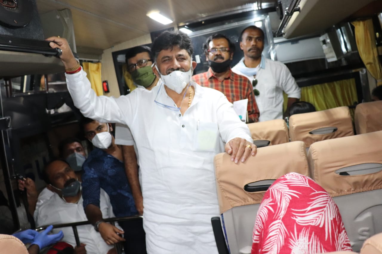 DK Shivakumar green signal to Kerala bus