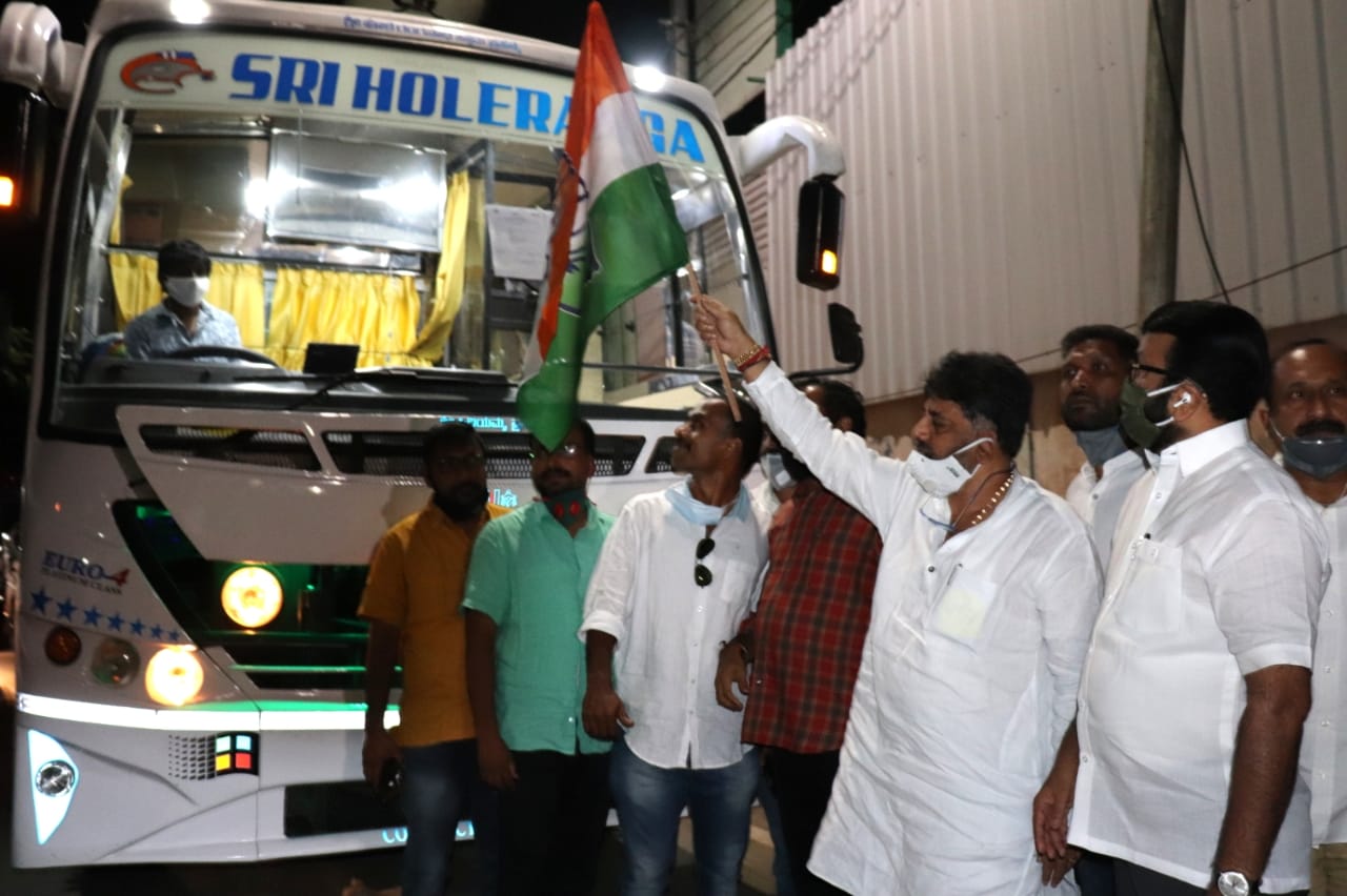 DK Shivakumar green signal to Kerala bus