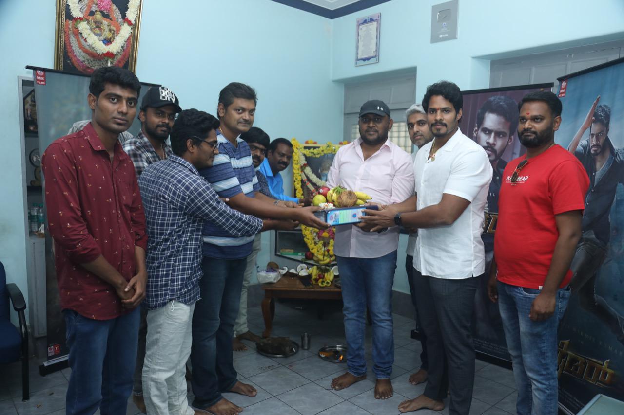 nikhil kumaraswamy begins dubbing for rider movie