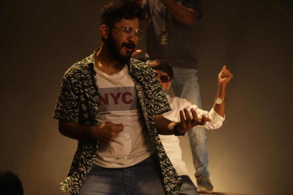 music director vasuki vaibhav acting in man of the mach film