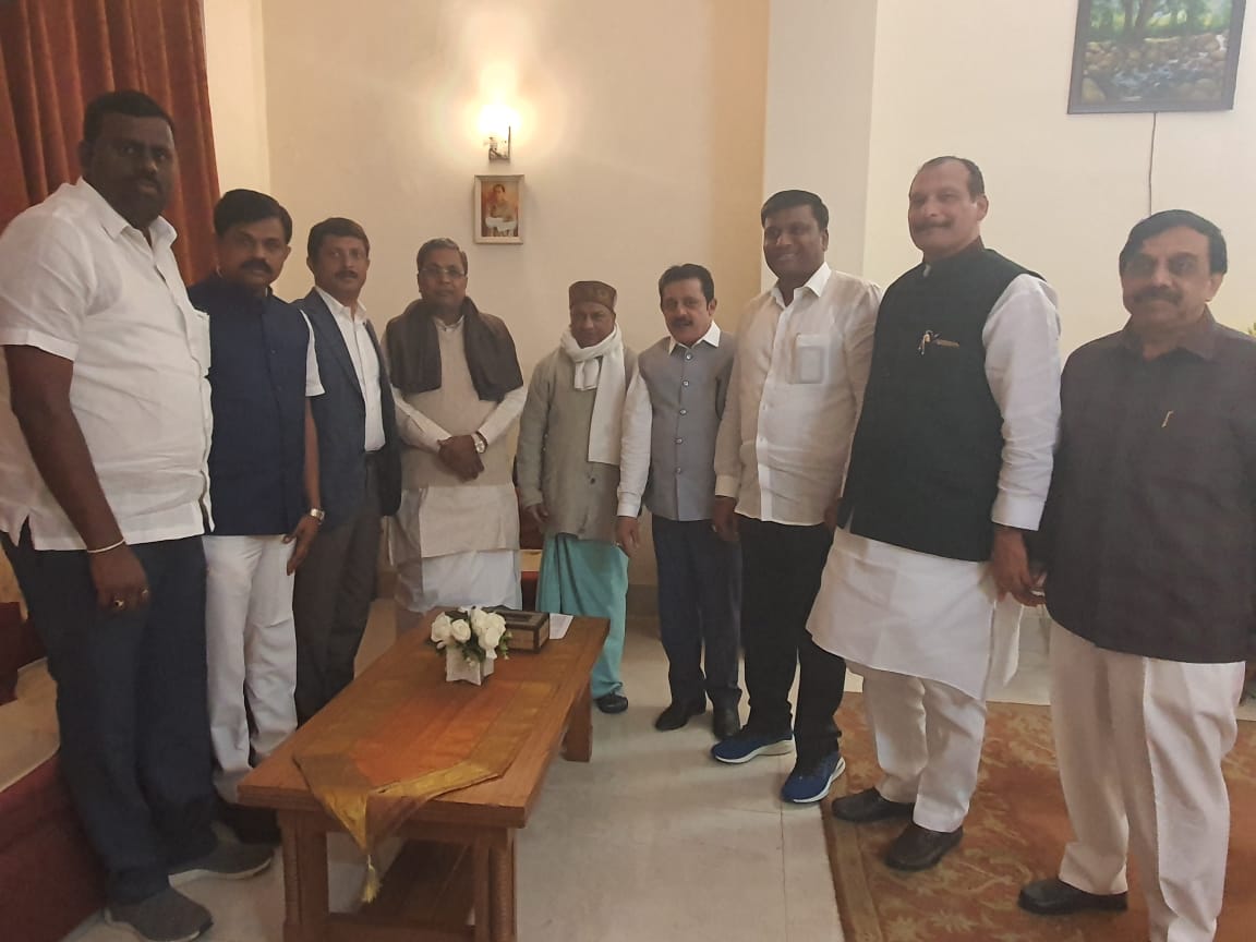 Siddaramaiah visit the new delhi, discussing about state politics