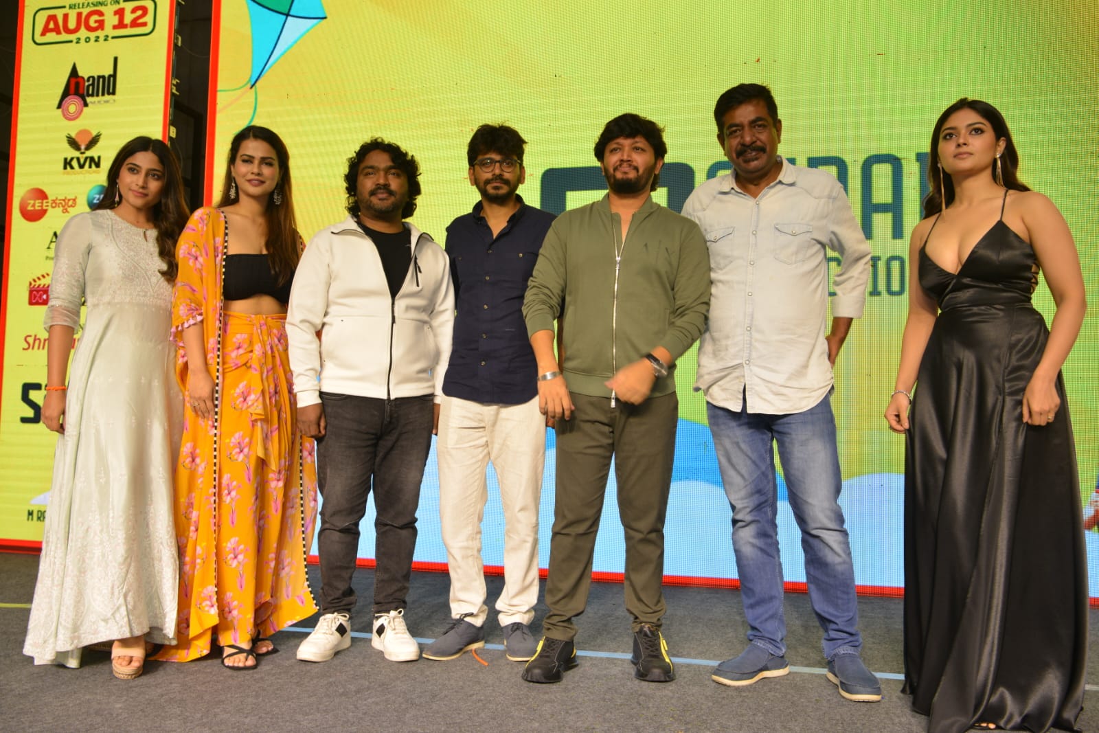 Galipata 2 movie pre release event in Bengaluru, Shivaraj Kumar Upendra and Ramesh attend to Galipata 2 pre release event, Galipata 2 movie release date, Galipata 2 movie songs, ಬೆಂಗಳೂರಿನಲ್ಲಿ ಗಾಳಿಪಟ 2 ಚಿತ್ರದ ಪ್ರೀ ರಿಲೀಸ್ ಕಾರ್ಯಕ್ರಮ, ಗಾಳಿಪಟ 2 ಪ್ರೀ ರಿಲೀಸ್ ಕಾರ್ಯಕ್ರಮಕ್ಕೆ ಶಿವರಾಜ್ ಕುಮಾರ್ ಉಪೇಂದ್ರ ಮತ್ತು ರಮೇಶ್ ಭಾಗಿ, ಗಾಳಿಪಟ 2 ಚಿತ್ರದ ಬಿಡುಗಡೆ ದಿನಾಂಕ, ಗಾಳಿಪಟ 2 ಚಿತ್ರದ ಹಾಡುಗಳು,