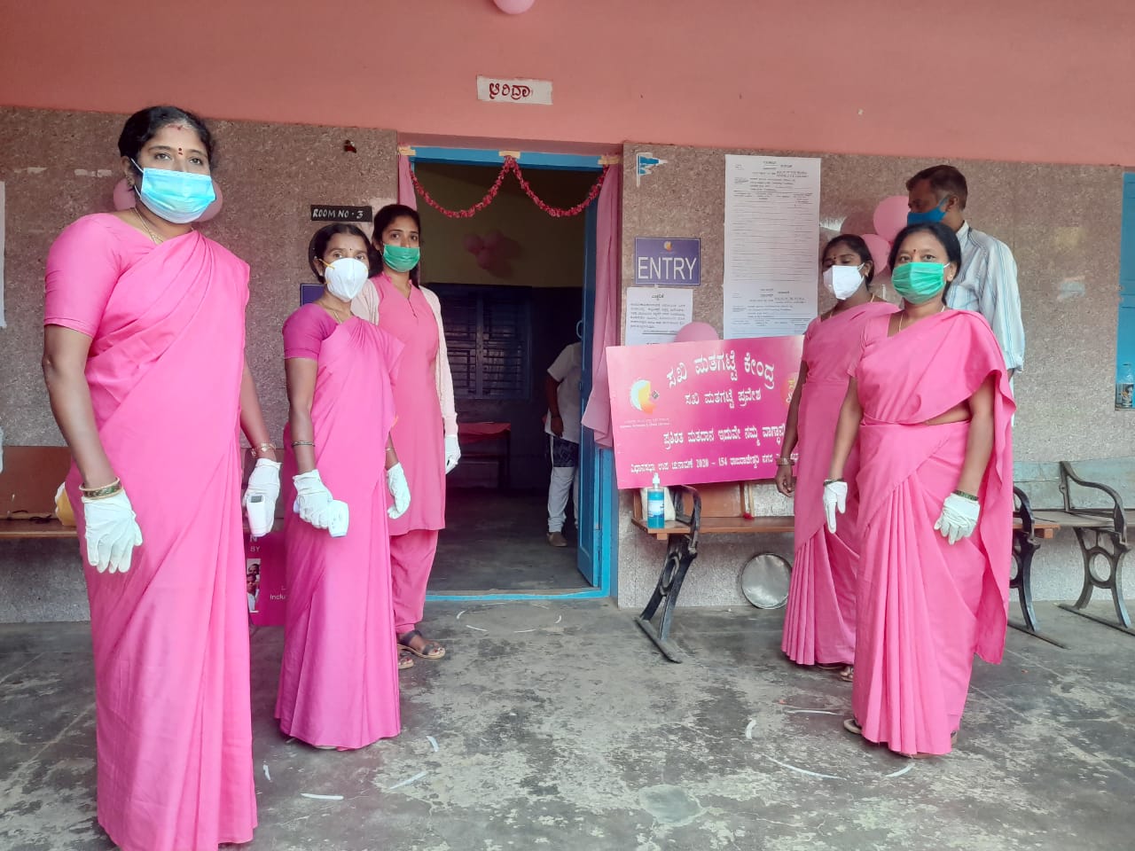 sakhi booth for women voters in bengaluru