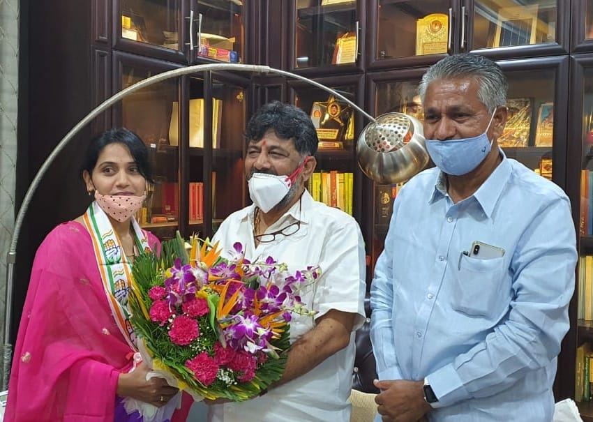 somashekara swami meets dk shivakumar