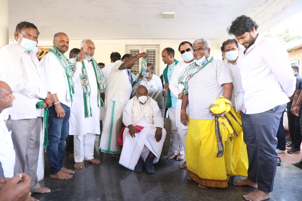 ಜೆಡಿಎಸ್ ಸೇರಿದ ಎ ಮಂಜು