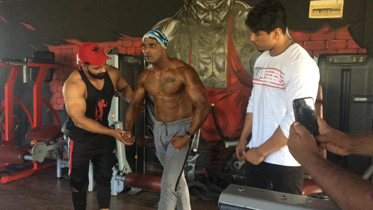 body builder head constable prakash zym workout