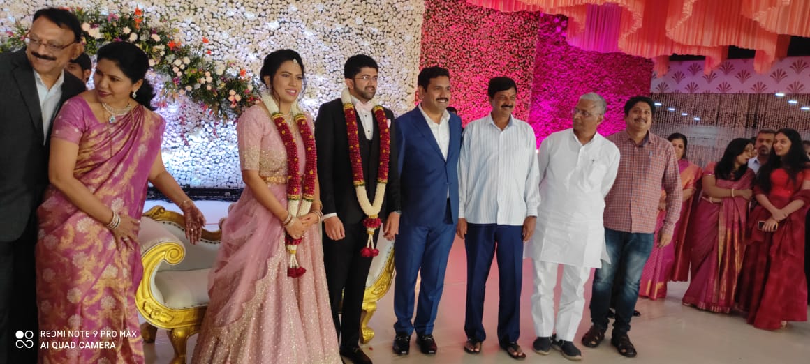 CM Yediyurappa grand daughter marriage,CM Yediyurappa grand daughter marriage function,  CM Yediyurappa grand daughter marriage function, ಸಿಎಂ ಮೊಮ್ಮಗಳ ಮದುವೆ ಆರತಕ್ಷತೆ ಸಮಾರಂಭ, ಸಿಎಂ ಮೊಮ್ಮಗಳ ಮದುವೆ ಆರತಕ್ಷತೆ ಸಮಾರಂಭದಲ್ಲಿ ರಾಜಕೀಯ ಗಣ್ಯರು ಭಾಗಿ, ಸಿಎಂ ಮೊಮ್ಮಗಳ ಮದುವೆ, ಸಿಎಂ ಮೊಮ್ಮಗಳ ಮದುವೆ ಸುದ್ದಿ,