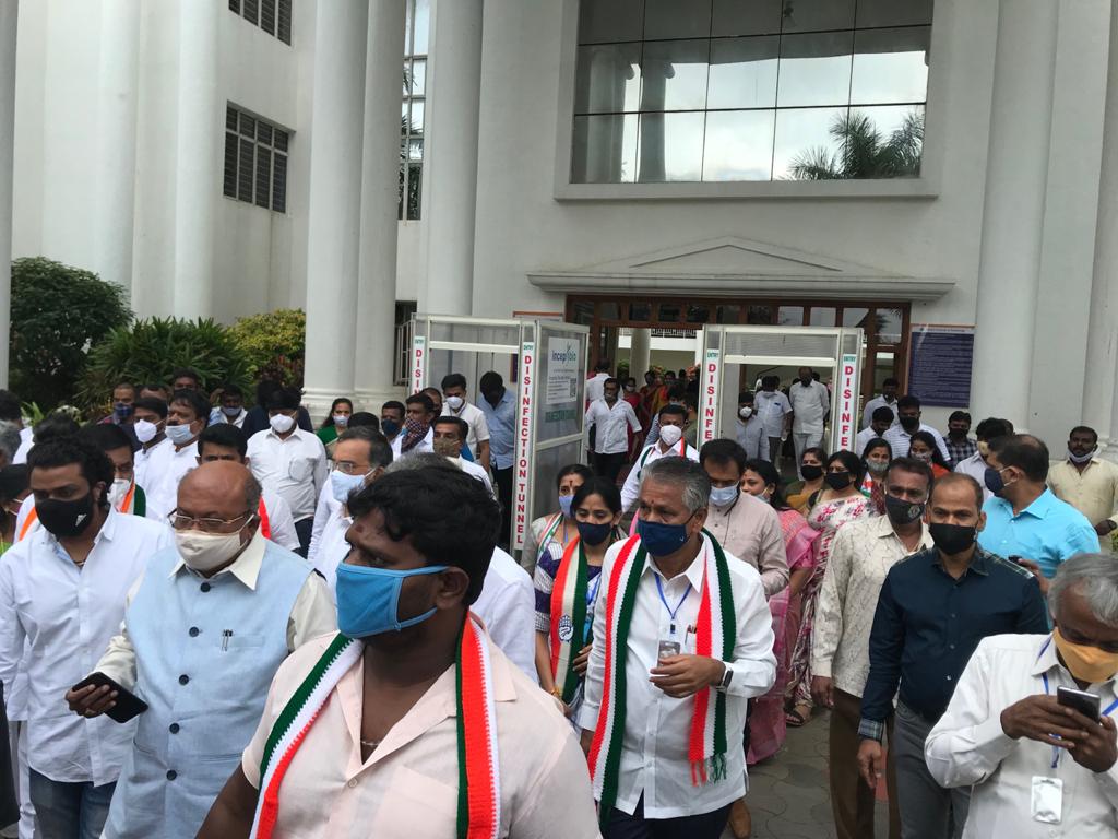 Congress Leaders Held Meeting In Global College Before And After Filed The Nomination