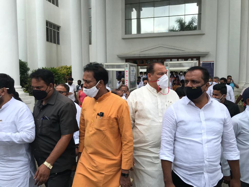 Congress Leaders Held Meeting In Global College Before And After Filed The Nomination
