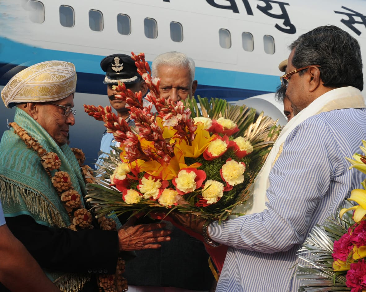 state congres released Former President Pranab Mukherjee Photograph