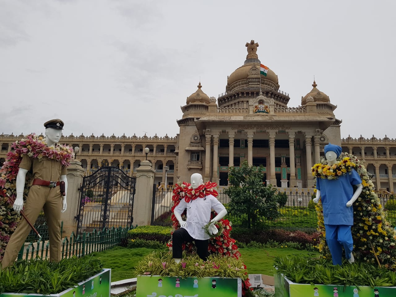 Flower show at Vidhana Soudha for honor of warriors