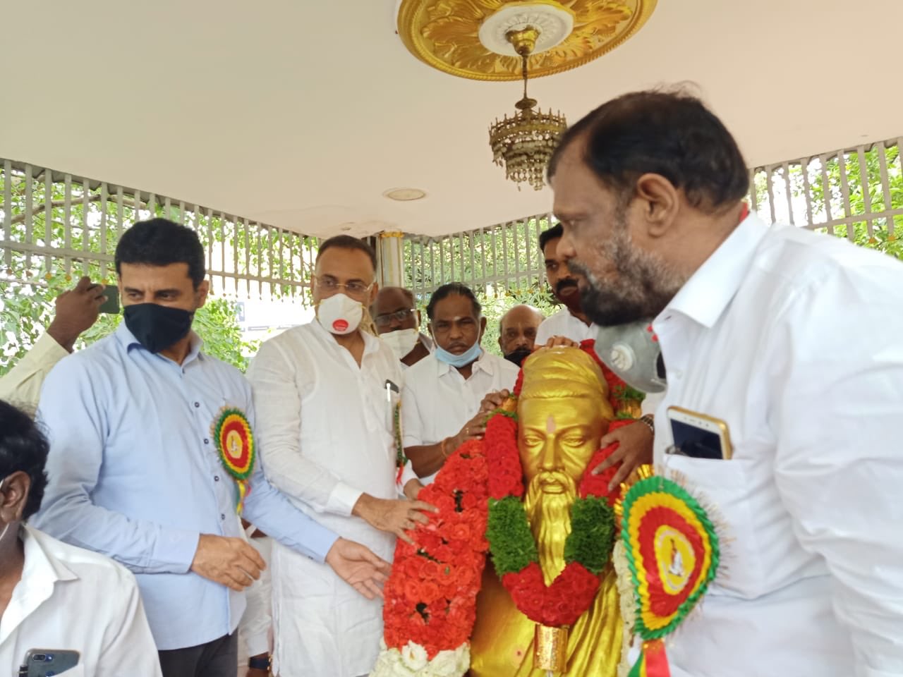 Thiruvalluvar statue