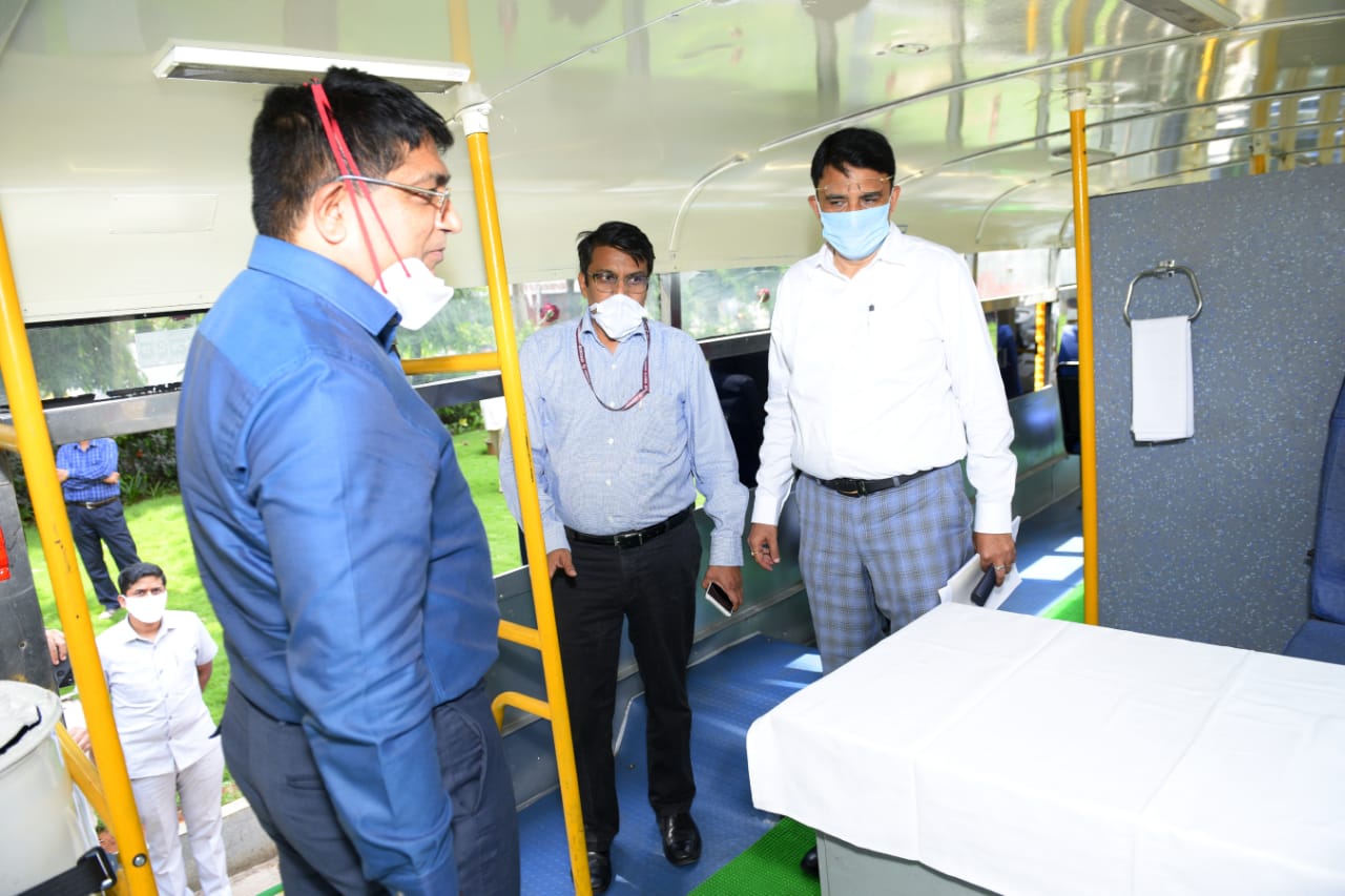 DCM Lakshman Saudi held meeting with officers in KSRTC headquarters