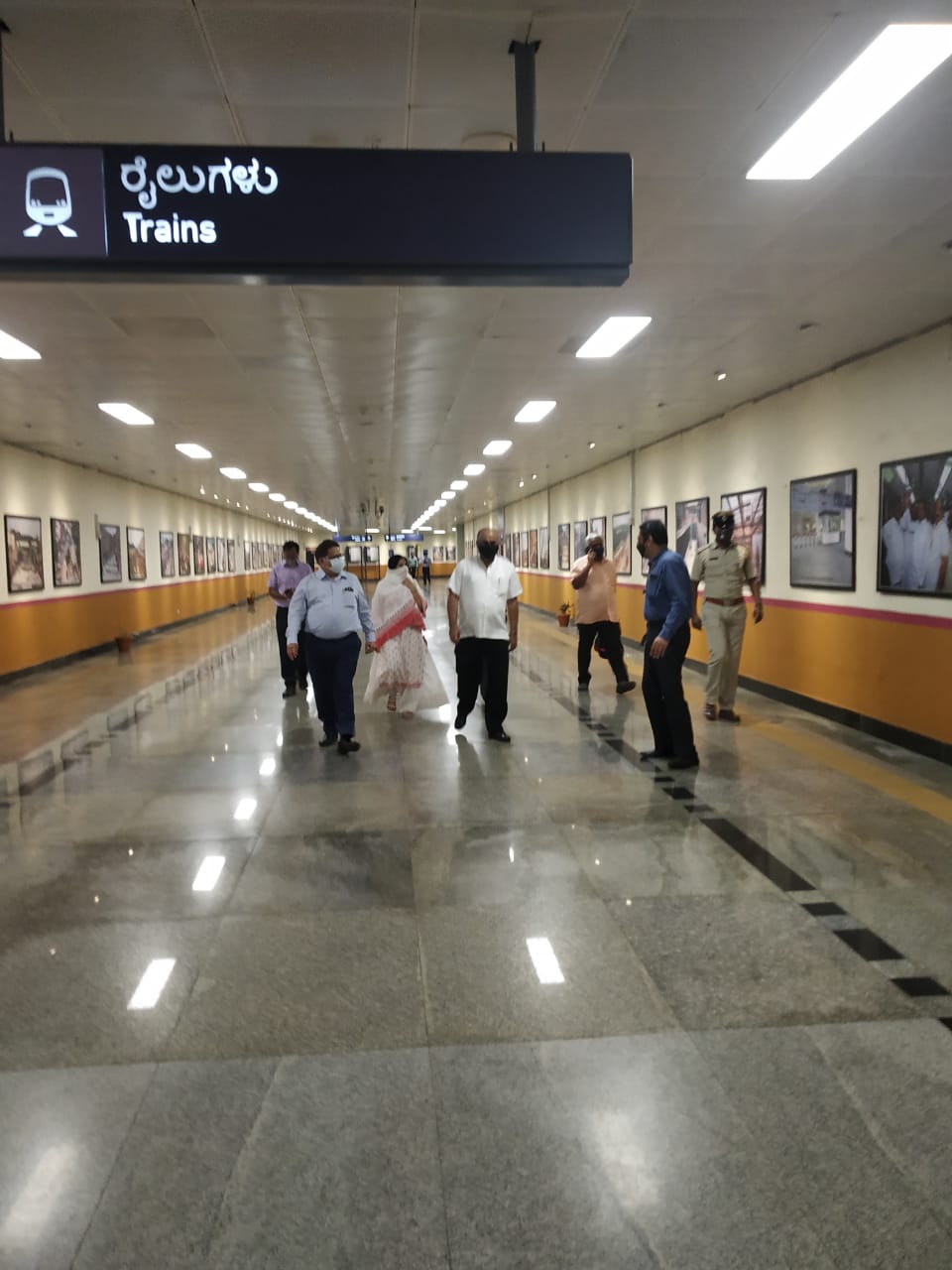 Metro service resumes in Bangalore