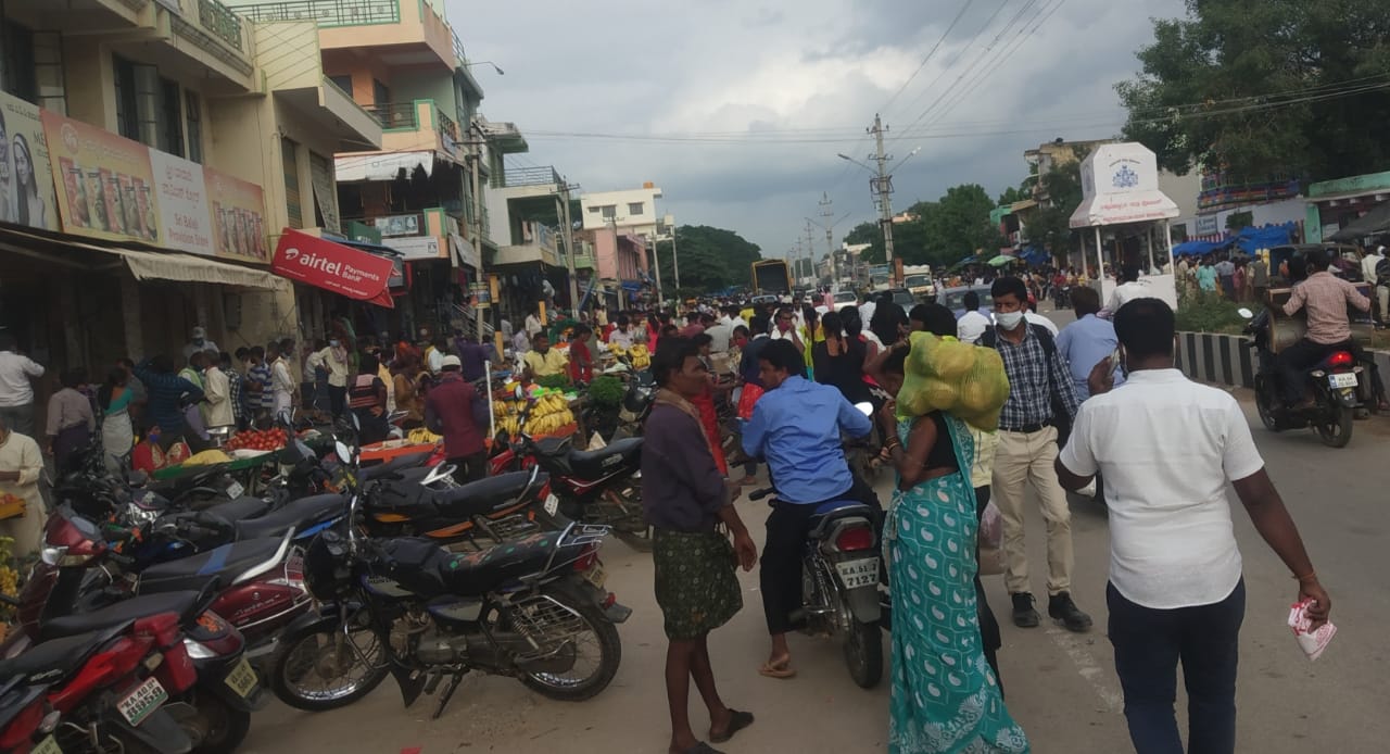 no social distance in bagepalli market