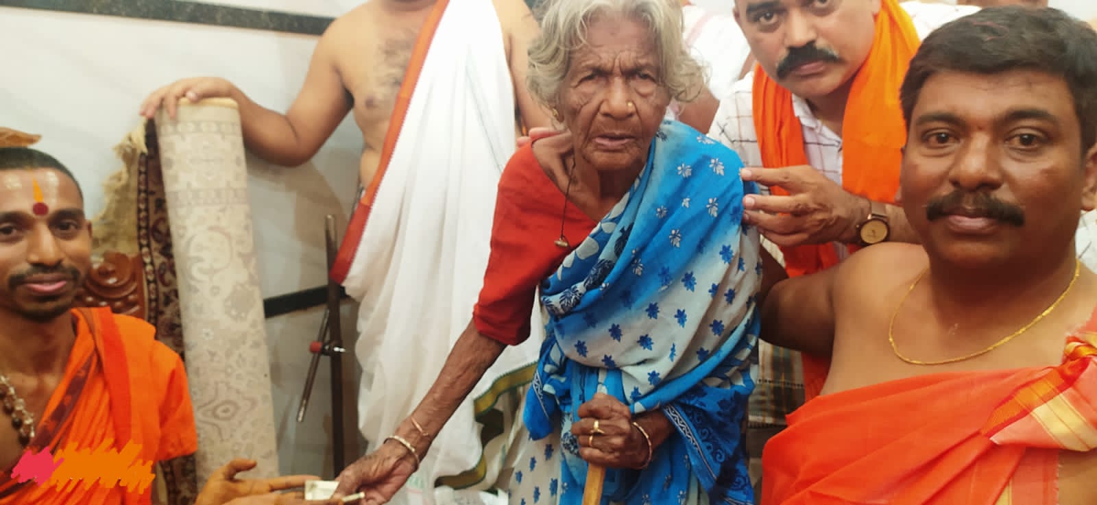A beggar woman is in news by donating money to Temple