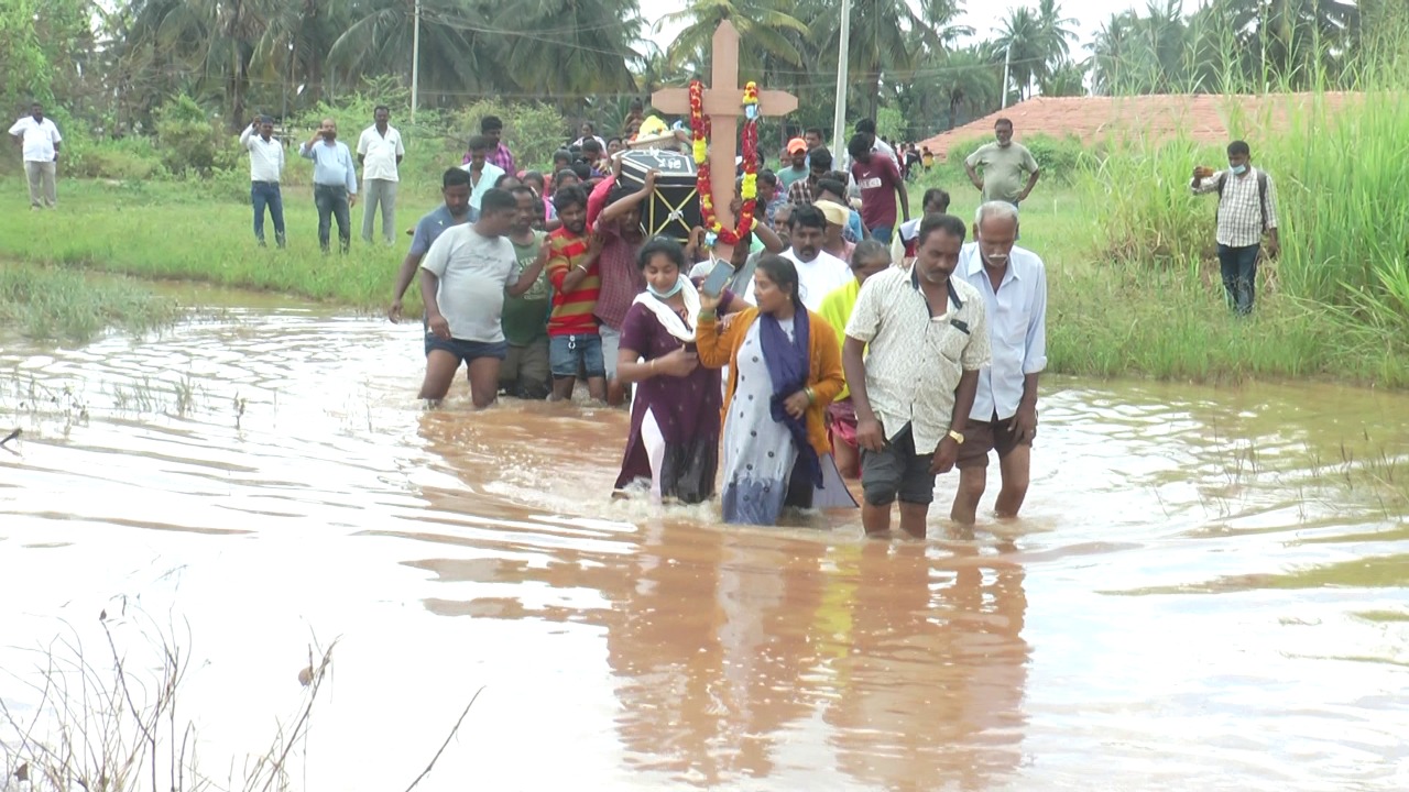 Dead body left at home for 2 days due to heavy rain