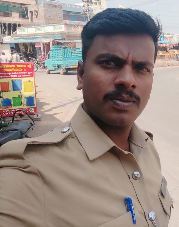 constable cheat to married woman in Chamarajanagar, Chamarajanagar crime news, Chamarajanagara Constable cheating news, ಚಾಮರಾಜನಗರದಲ್ಲಿ ವಿವಾಹಿತ ಮಹಿಳೆಗೆ ಕಾನ್ಸ್​ಟೇಬಲ್​ ವಂಚನೆ, ಚಾಮರಾಜನಗರ ಅಪರಾಧ ಸುದ್ದಿ, ಚಾಮರಾಜನಗರ ಕಾನ್ಸ್​ಟೇಬಲ್ ವಂಚನೆ ಸುದ್ದಿ,