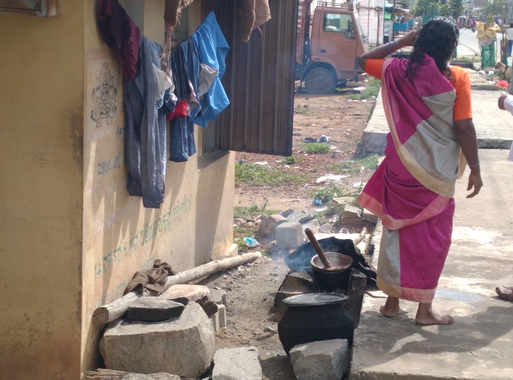 shantamma-dwells-in-the-public-toilet-of-chamarajanagar