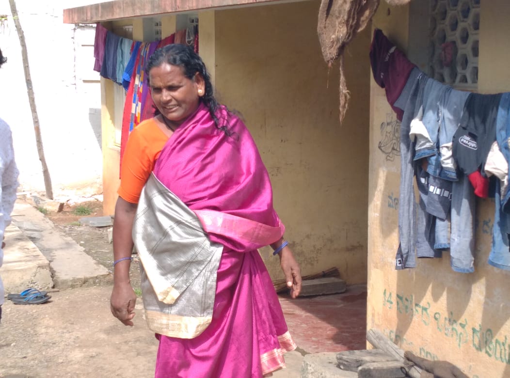 shantamma-dwells-in-the-public-toilet-of-chamarajanagar